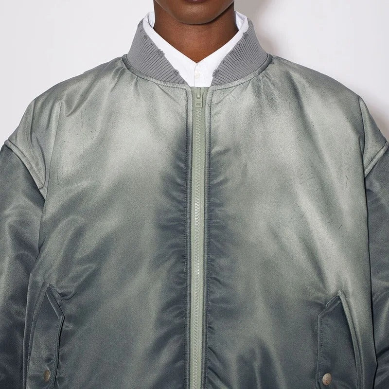 Bomberka z połyskującego materiału syntetycznego