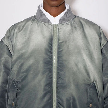 Bomberka z połyskującego materiału syntetycznego